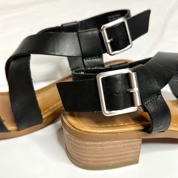 STEVE MADDEN— Talum Sandals - Picture 3 of 5